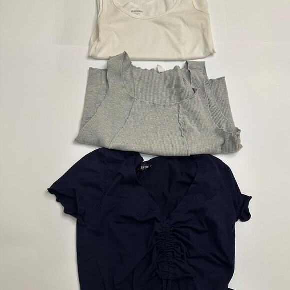 unbranded Tops - Bundle of 4 tops SZ M